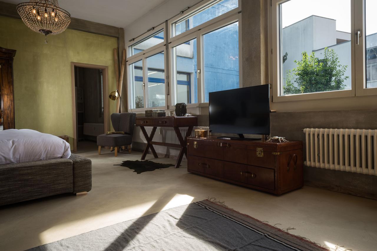 Au (Zurich) No1 Art B&B מראה חיצוני תמונה